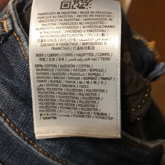 NWOT Guess 28 Jean Skirt - Picture 3 of 4